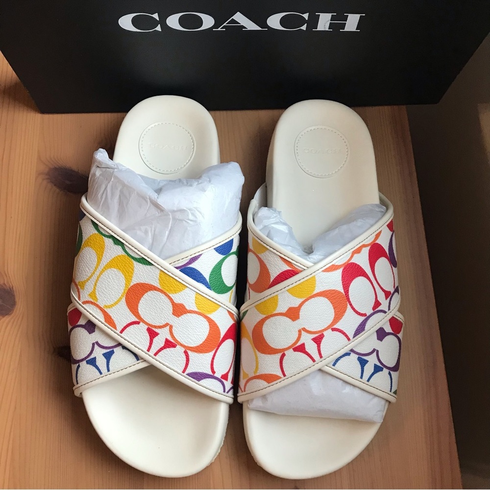🌈 Coach Rainbow Signature Crossover Sandal - Picture 3 of 10